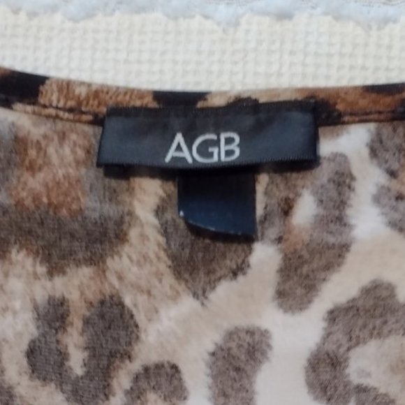 AGB Front Ruffled Animal Print Ladies Blouse - Picture 7 of 9